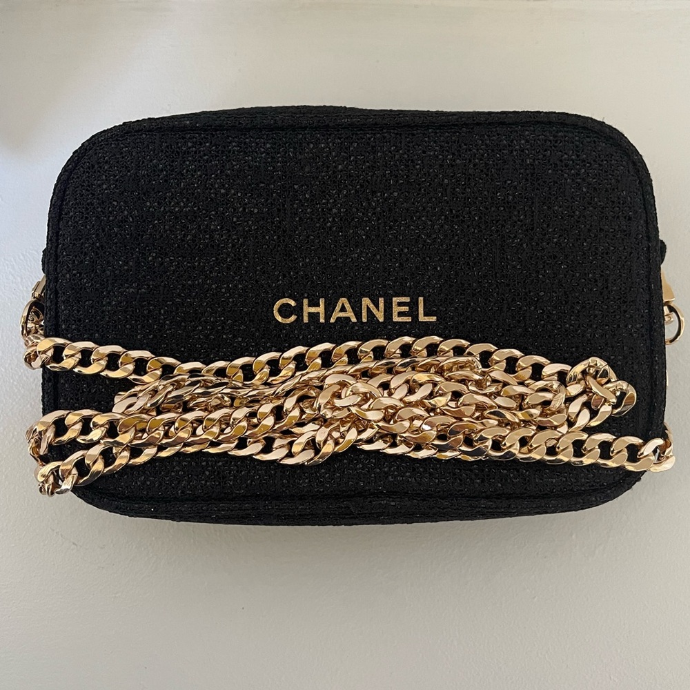 💕Brand new Chanel cosmetic makeup pouch💕